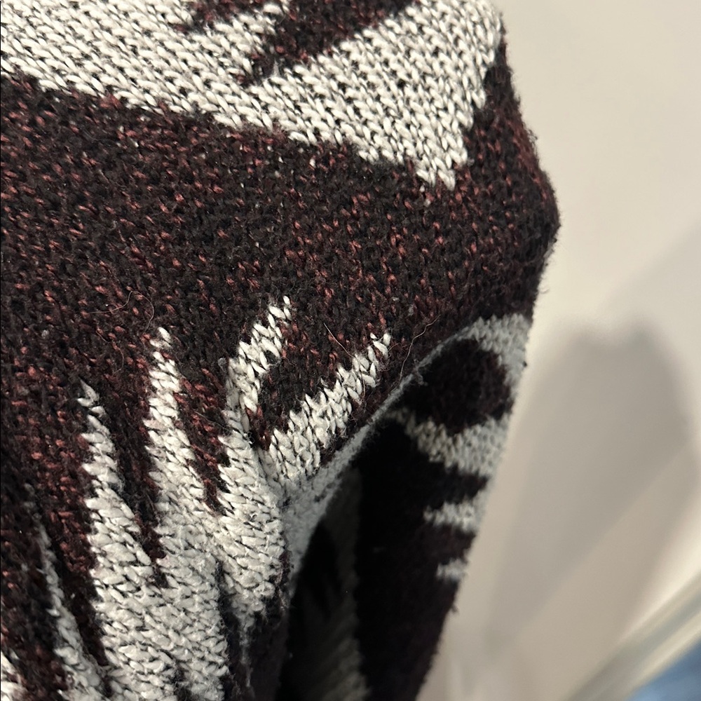 Garage‎ Aztec Poncho Cardigan with Fringe - Picture 4 of 4